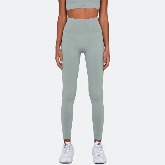 SET ACTIVE Pants - NWOT Set Active Sculptflex Leggings